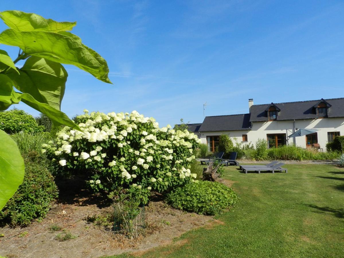 Gite La Grenouillere Esqueheries Exteriör bild