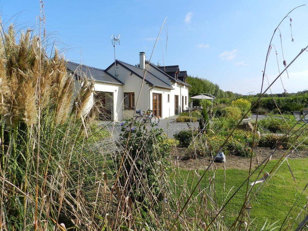 Gite La Grenouillere Esqueheries Exteriör bild