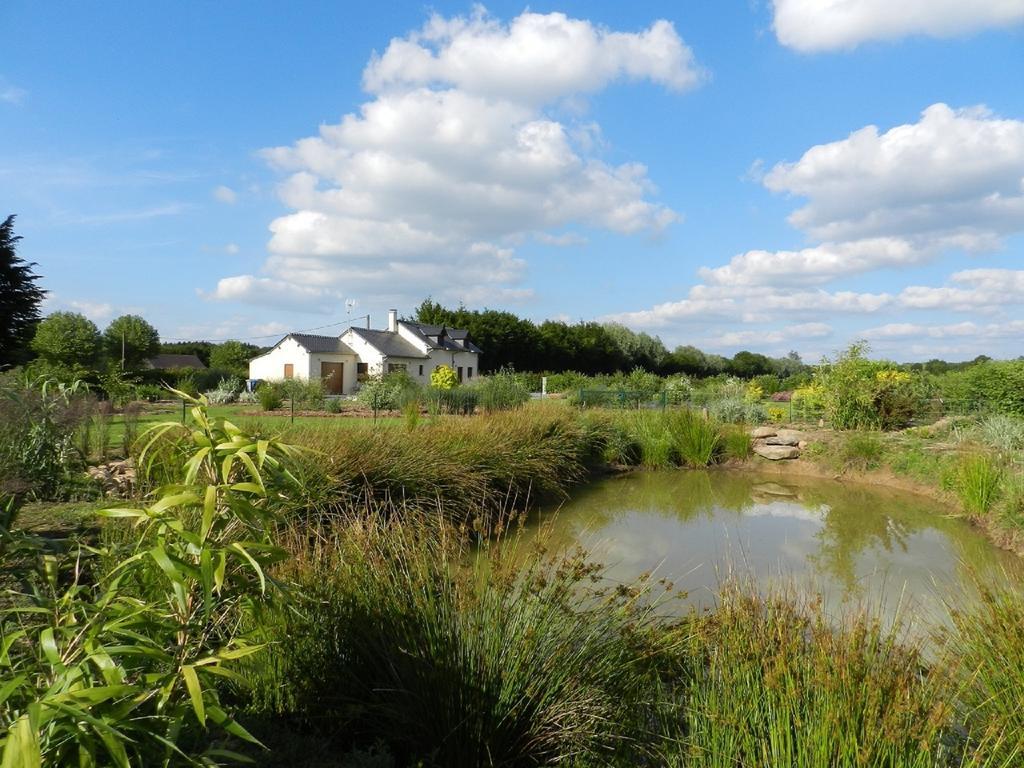 Gite La Grenouillere Esqueheries Exteriör bild