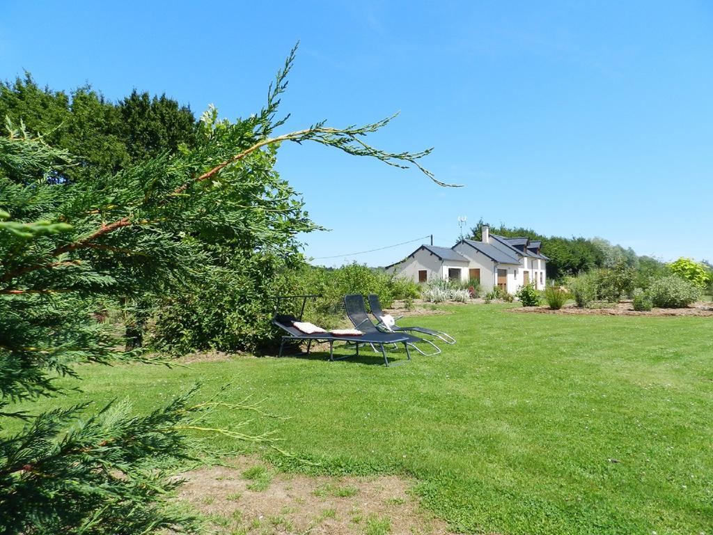 Gite La Grenouillere Esqueheries Exteriör bild