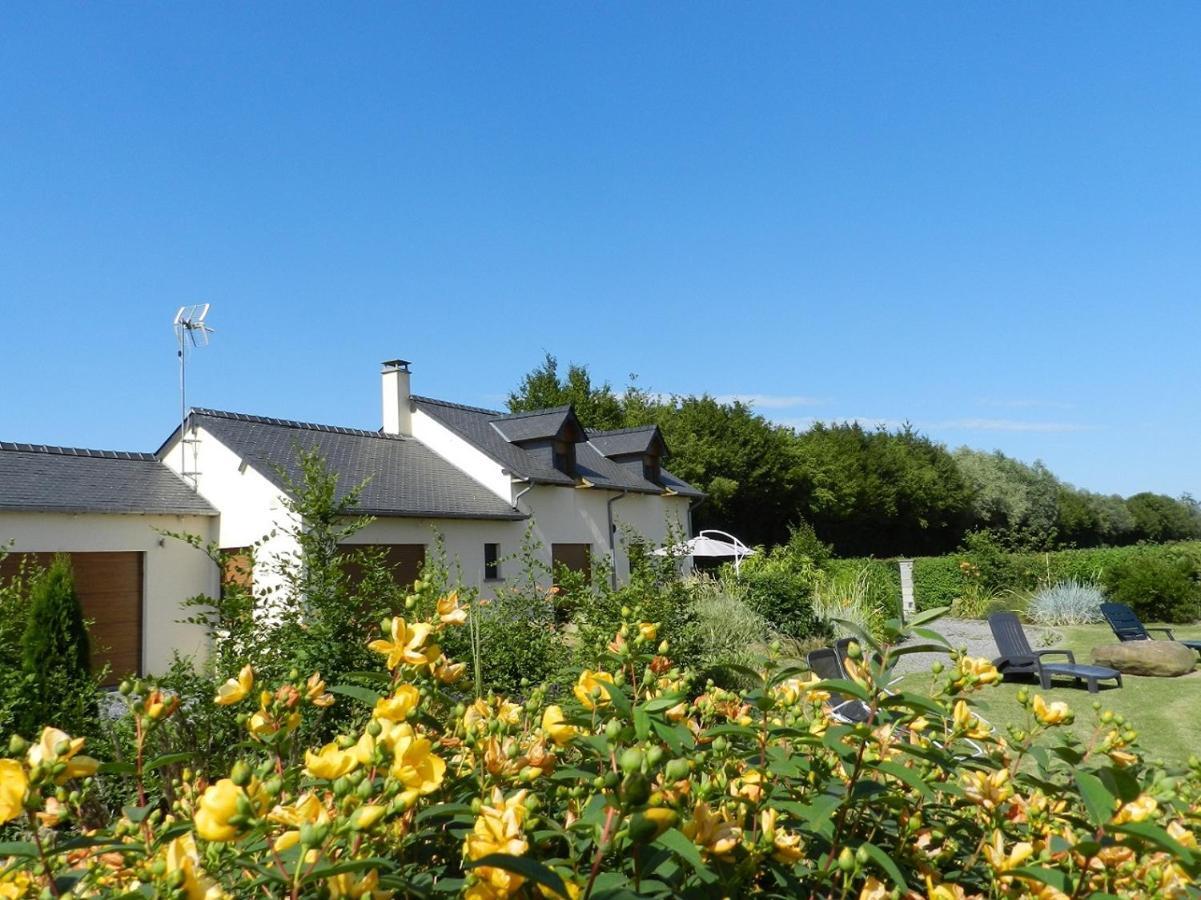 Gite La Grenouillere Esqueheries Exteriör bild