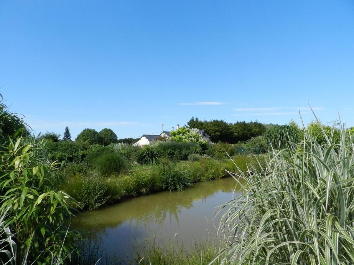 Gite La Grenouillere Esqueheries Exteriör bild